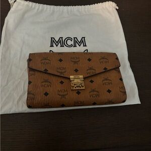 MCM Tracey Medium Leather Chain Bag